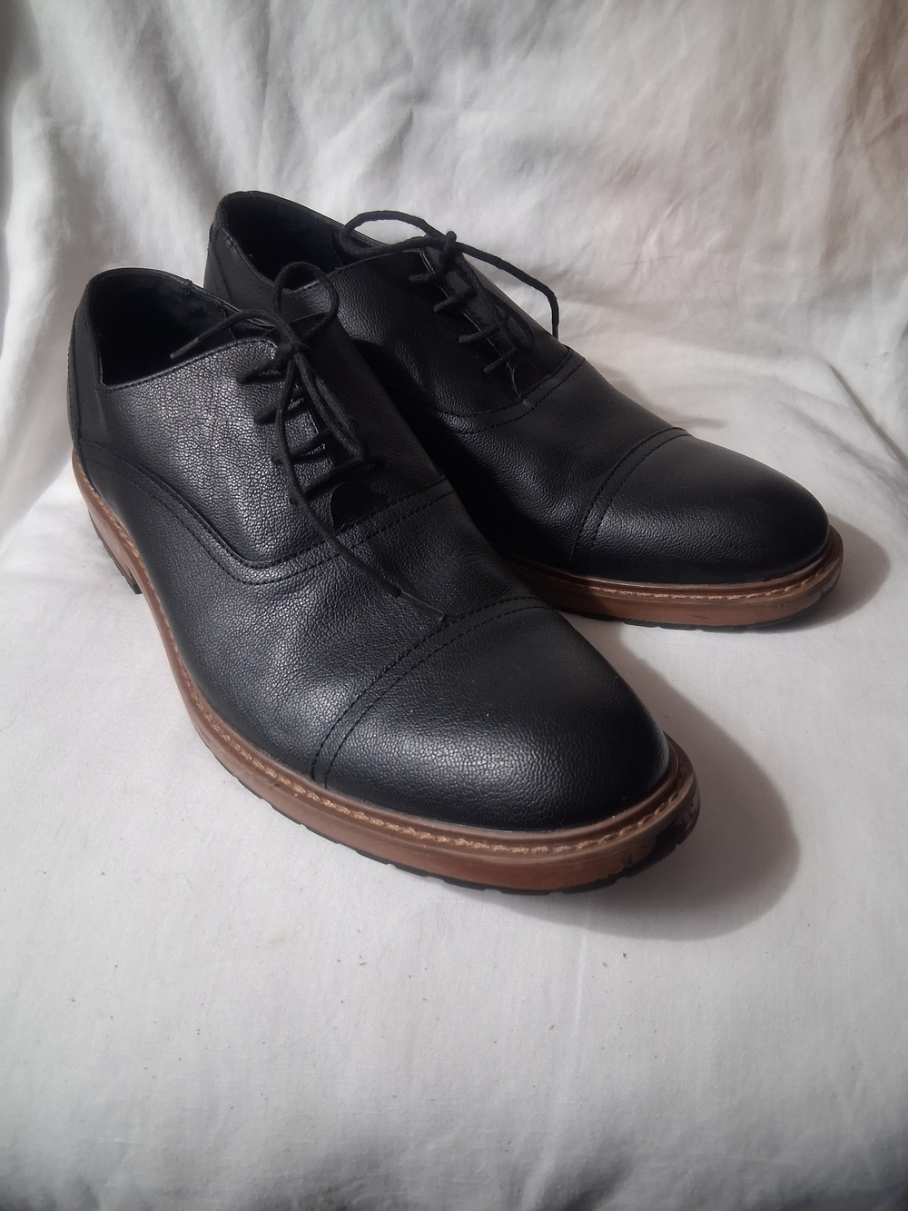 Perry Ellis Men’s Black Leather Derby with Contrast Tan Welt